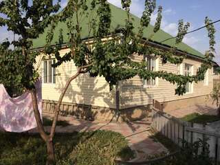 Дома для отпуска Kyrgyz guest house Бишкек Дом для отпуска-35